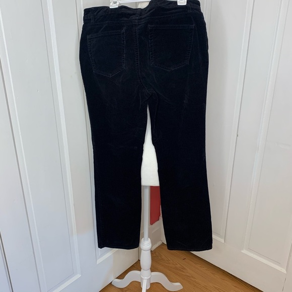 CHAPS•CORDUROY JEANS - Picture 4 of 7